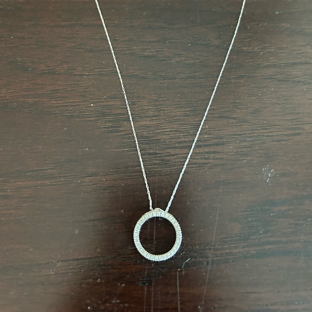 Parve diamond circle necklace, white gold. Worn only a handful of times.